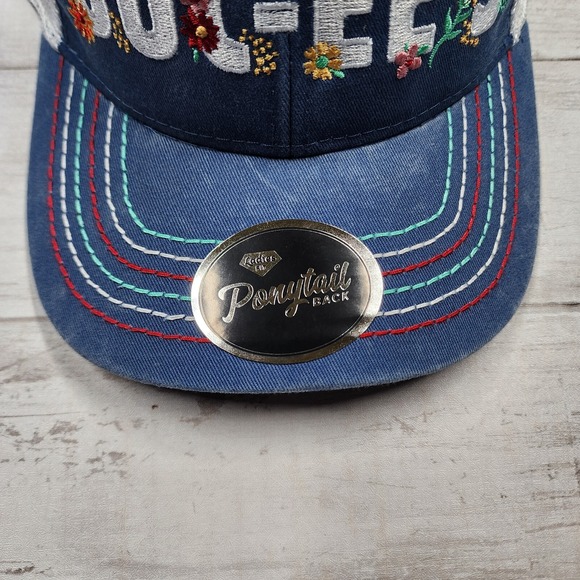 Buc-ee's WMNS Snapback Poly Tail Floral Cap‎ Blue White Bucees - Picture 3 of 4